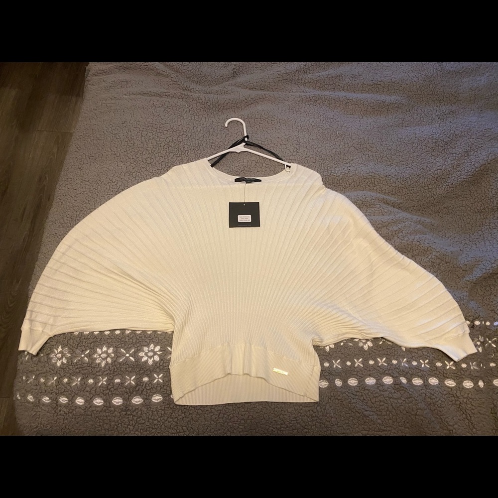 Sweater - Picture 1 of 4